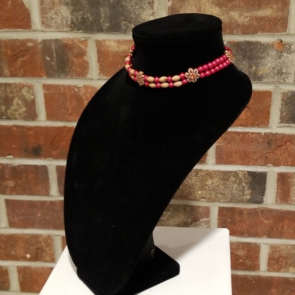 Six Petal Flower Choker Necklace - Picture 3 of 7